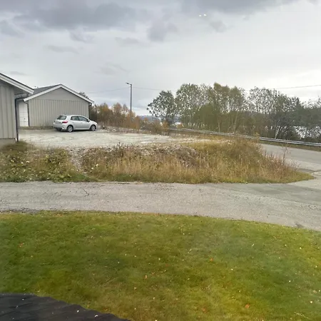 Nyoppusset Sokkelleilighet Med Bra Bussforbindelser Kvaloysletta