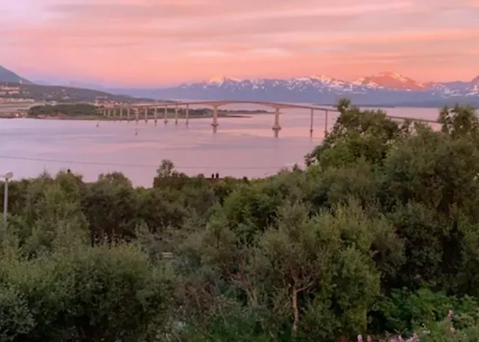 Leilighet Nyoppusset Sokkelleilighet Med Bra Bussforbindelser