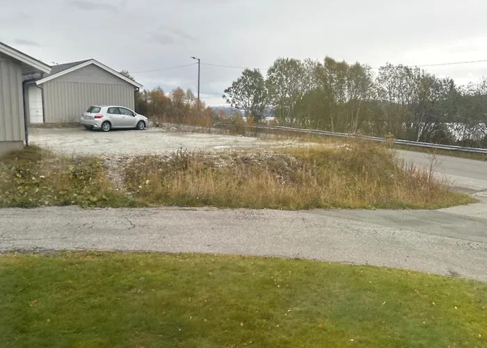 Nyoppusset Sokkelleilighet Med Bra Bussforbindelser Kvaloysletta